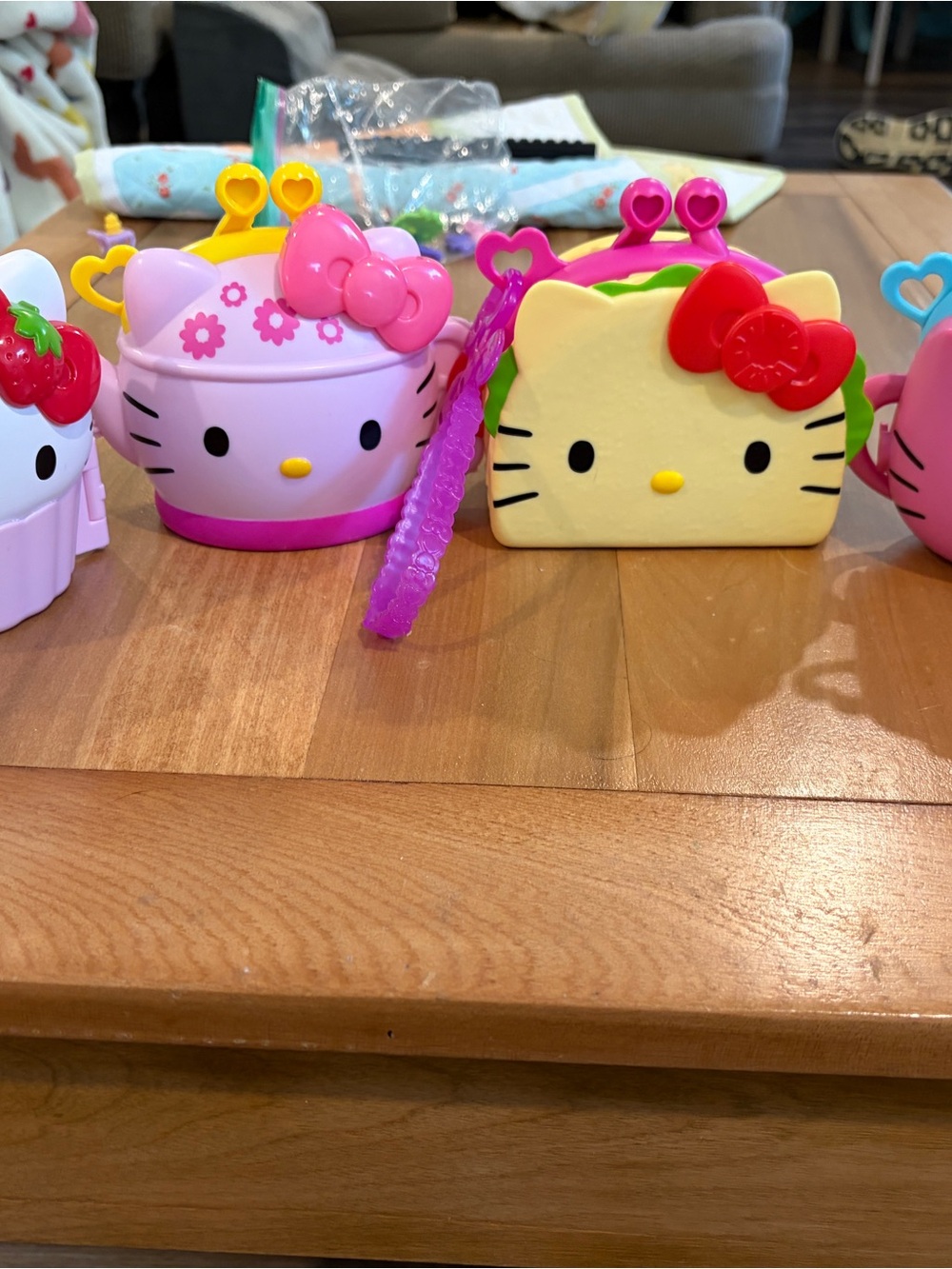 Hello Kitty Mini playsets- Pink, Yellow & Red Accents